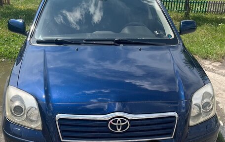 Toyota Avensis III рестайлинг, 2004 год, 720 000 рублей, 11 фотография