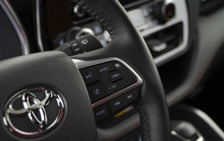 Toyota Highlander, 2023 год, 6 350 000 рублей, 17 фотография