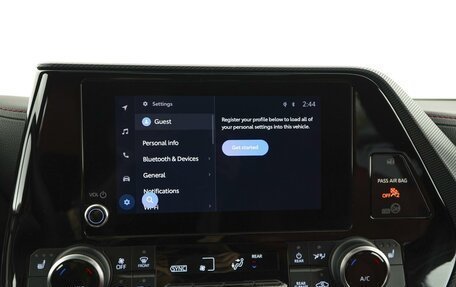 Toyota Highlander, 2023 год, 6 350 000 рублей, 30 фотография