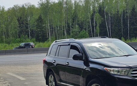 Toyota Highlander III, 2011 год, 2 000 000 рублей, 2 фотография