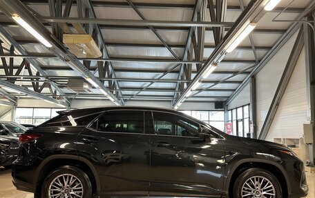 Lexus RX IV рестайлинг, 2019 год, 4 449 000 рублей, 6 фотография