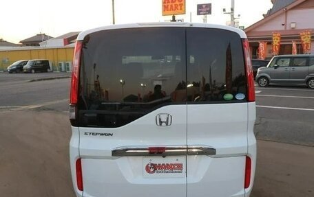 Honda Stepwgn IV, 2015 год, 1 368 000 рублей, 5 фотография