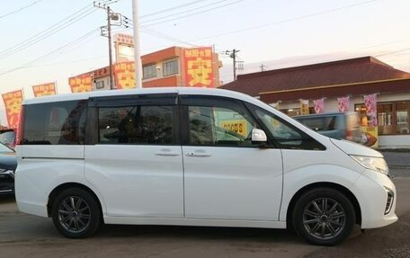 Honda Stepwgn IV, 2015 год, 1 368 000 рублей, 4 фотография