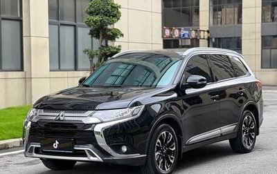 Mitsubishi Outlander III рестайлинг 3, 2021 год, 1 800 008 рублей, 1 фотография