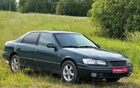 Toyota Camry, 1997 год, 590 000 рублей, 1 фотография