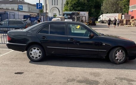 Mercedes-Benz E-Класс, 1995 год, 260 000 рублей, 7 фотография