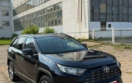 Toyota RAV4, 2021 год, 3 600 000 рублей, 3 фотография
