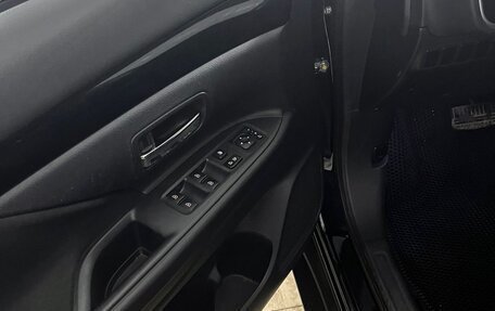 Mitsubishi Outlander III рестайлинг 3, 2019 год, 2 350 000 рублей, 9 фотография