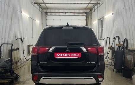 Mitsubishi Outlander III рестайлинг 3, 2019 год, 2 350 000 рублей, 5 фотография