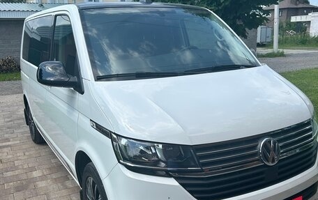 Volkswagen Caravelle T6 рестайлинг, 2020 год, 9 000 000 рублей, 2 фотография