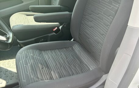 Volkswagen Caravelle T6 рестайлинг, 2020 год, 9 000 000 рублей, 16 фотография
