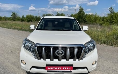 Toyota Land Cruiser Prado 150 рестайлинг 2, 2014 год, 3 100 000 рублей, 2 фотография