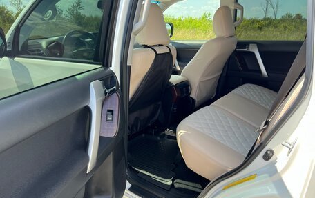 Toyota Land Cruiser Prado 150 рестайлинг 2, 2014 год, 3 100 000 рублей, 10 фотография