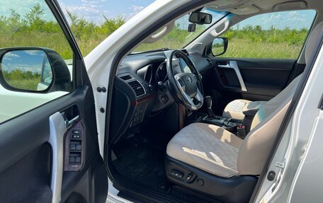 Toyota Land Cruiser Prado 150 рестайлинг 2, 2014 год, 3 100 000 рублей, 11 фотография