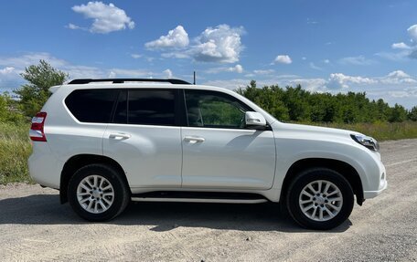 Toyota Land Cruiser Prado 150 рестайлинг 2, 2014 год, 3 100 000 рублей, 5 фотография