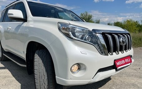 Toyota Land Cruiser Prado 150 рестайлинг 2, 2014 год, 3 100 000 рублей, 13 фотография