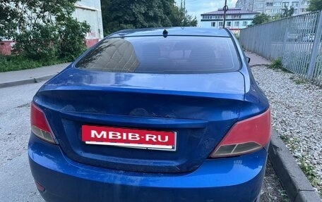 Hyundai Solaris II рестайлинг, 2012 год, 350 000 рублей, 3 фотография
