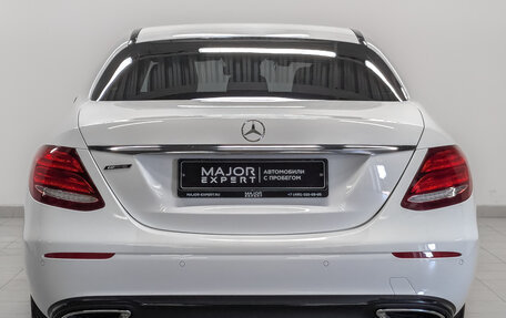 Mercedes-Benz E-Класс, 2020 год, 3 350 000 рублей, 6 фотография