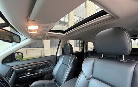 Mitsubishi Outlander III рестайлинг 3, 2021 год, 1 800 008 рублей, 12 фотография