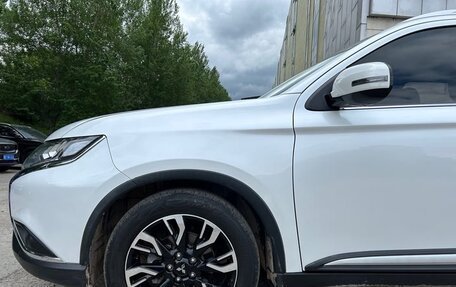 Mitsubishi Outlander III рестайлинг 3, 2021 год, 2 200 008 рублей, 7 фотография