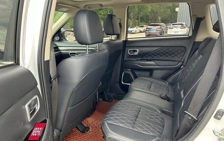 Mitsubishi Outlander III рестайлинг 3, 2021 год, 2 200 008 рублей, 14 фотография