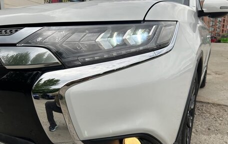 Mitsubishi Outlander III рестайлинг 3, 2021 год, 2 200 008 рублей, 19 фотография