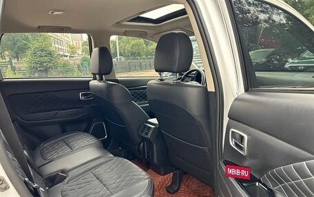 Mitsubishi Outlander III рестайлинг 3, 2021 год, 2 200 008 рублей, 16 фотография