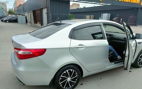 KIA Rio III рестайлинг, 2013 год, 860 000 рублей, 5 фотография