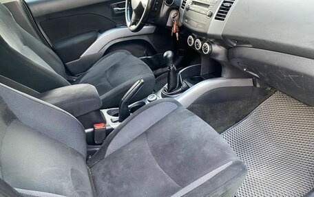 Mitsubishi Outlander III рестайлинг 3, 2008 год, 850 000 рублей, 8 фотография