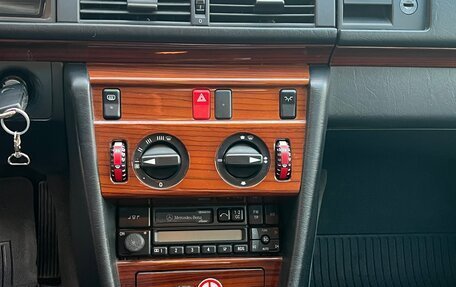 Mercedes-Benz E-Класс, 1993 год, 2 000 000 рублей, 6 фотография