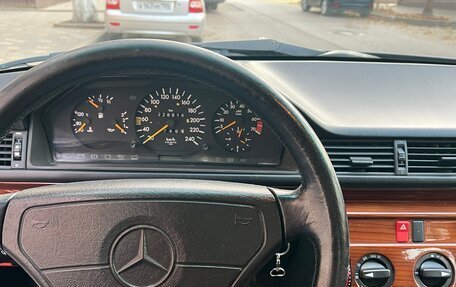 Mercedes-Benz E-Класс, 1993 год, 2 000 000 рублей, 8 фотография