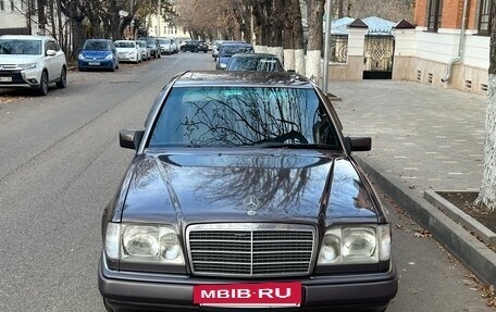 Mercedes-Benz E-Класс, 1993 год, 2 000 000 рублей, 15 фотография