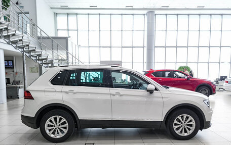 Volkswagen Tiguan II, 2017 год, 2 420 000 рублей, 4 фотография