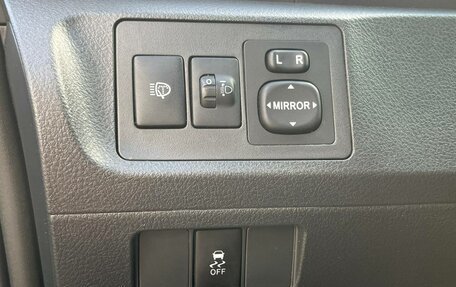 Toyota Verso I, 2011 год, 1 250 000 рублей, 17 фотография
