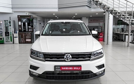 Volkswagen Tiguan II, 2017 год, 2 420 000 рублей, 2 фотография