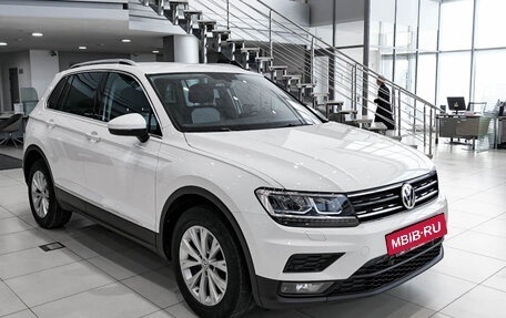 Volkswagen Tiguan II, 2017 год, 2 420 000 рублей, 3 фотография