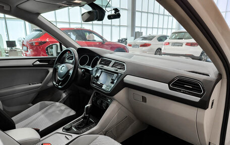 Volkswagen Tiguan II, 2017 год, 2 420 000 рублей, 11 фотография