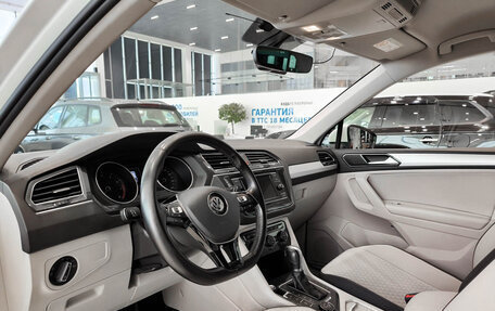 Volkswagen Tiguan II, 2017 год, 2 420 000 рублей, 16 фотография