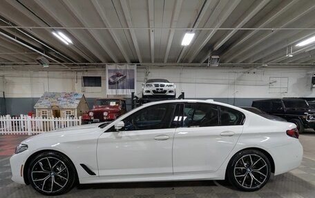 BMW 5 серия, 2022 год, 6 226 000 рублей, 10 фотография