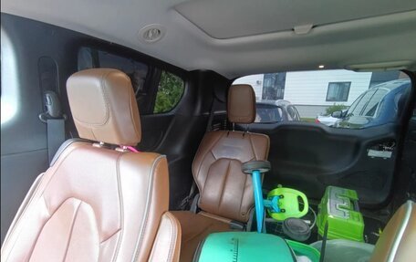 Chrysler Pacifica (RU), 2016 год, 2 450 000 рублей, 23 фотография