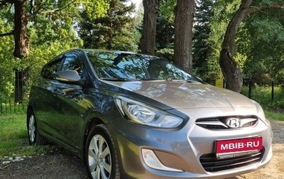Hyundai Solaris II рестайлинг, 2012 год, 860 000 рублей, 1 фотография