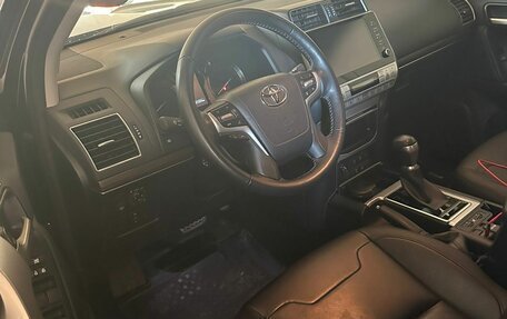 Toyota Land Cruiser Prado 150 рестайлинг 2, 2020 год, 6 400 000 рублей, 5 фотография