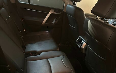 Toyota Land Cruiser Prado 150 рестайлинг 2, 2020 год, 6 400 000 рублей, 6 фотография