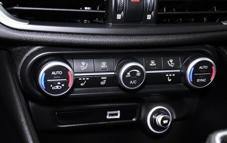 Alfa Romeo Giulia II, 2022 год, 4 439 428 рублей, 24 фотография