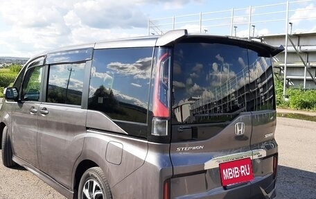 Honda Stepwgn IV, 2018 год, 2 500 000 рублей, 11 фотография