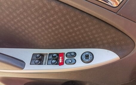 Hyundai Solaris II рестайлинг, 2013 год, 769 000 рублей, 18 фотография
