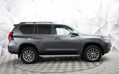 Toyota Land Cruiser Prado 150 рестайлинг 2, 2019 год, 4 541 000 рублей, 6 фотография