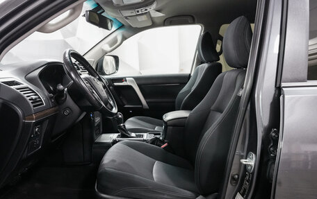 Toyota Land Cruiser Prado 150 рестайлинг 2, 2019 год, 4 541 000 рублей, 10 фотография