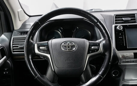 Toyota Land Cruiser Prado 150 рестайлинг 2, 2019 год, 4 541 000 рублей, 14 фотография