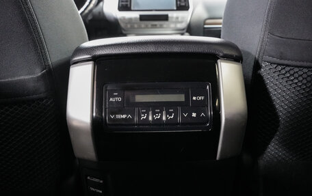 Toyota Land Cruiser Prado 150 рестайлинг 2, 2019 год, 4 541 000 рублей, 19 фотография